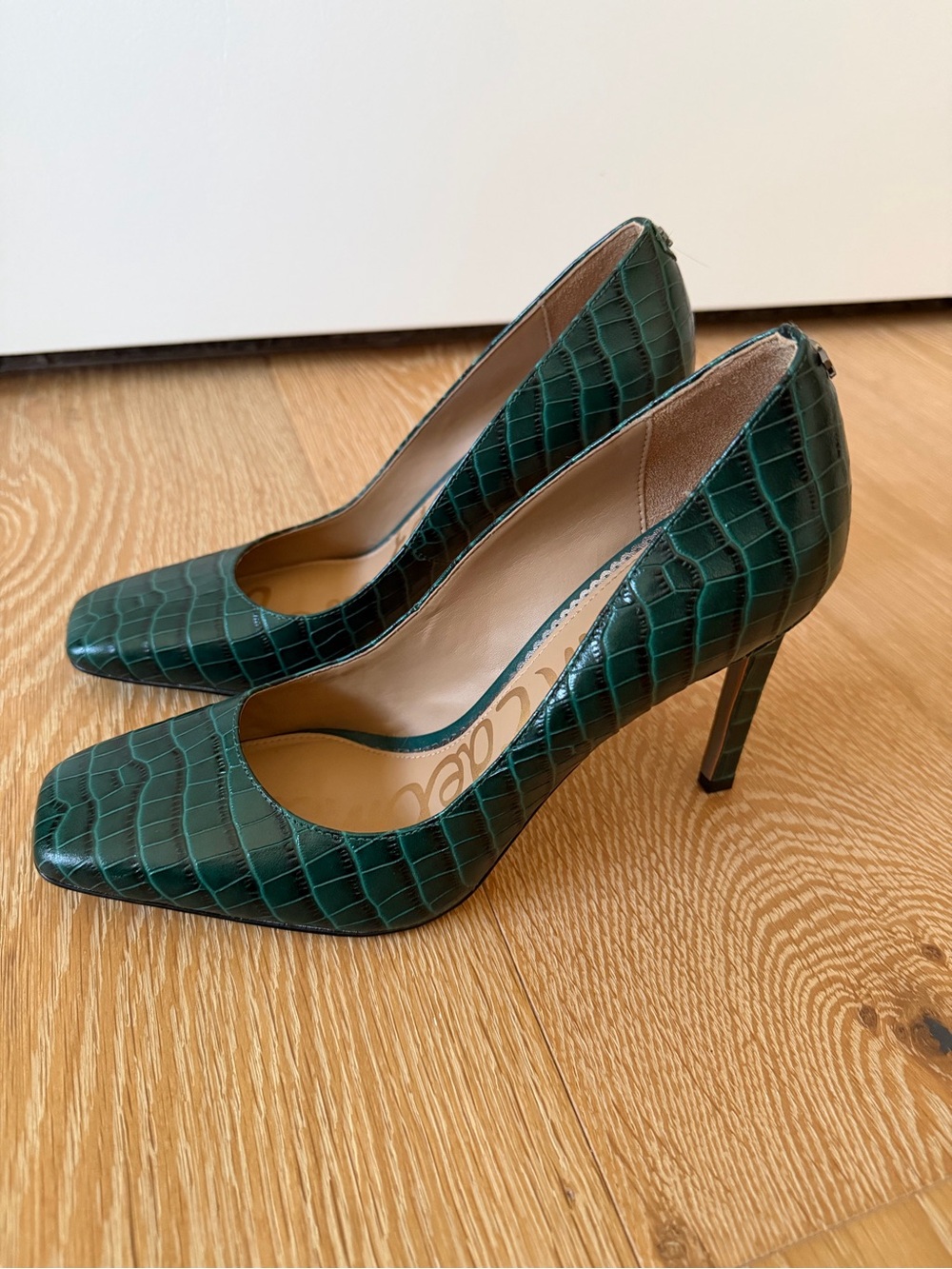 Sam Edelman • Beth Pump - Picture 6 of 7